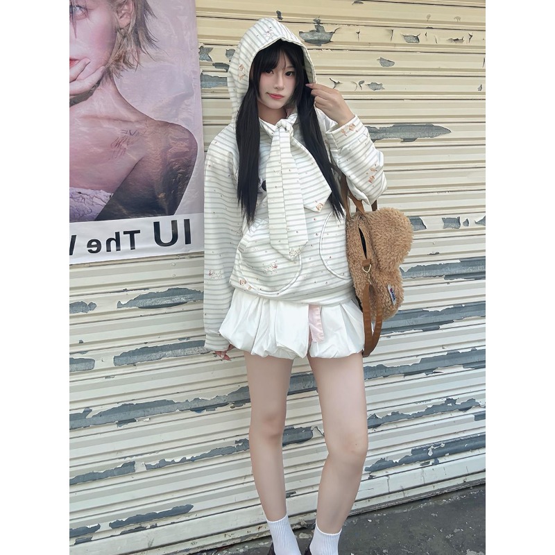 Urocza bluza z kapturem w styl – Women Fashion Over The Years recenzja i cena